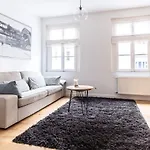Apartment Cruwzo I In *