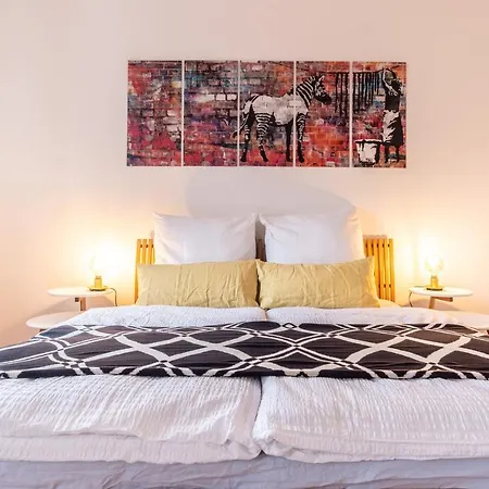 Cruwzo I In وبرتال