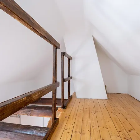 Cruwzo I In وبرتال